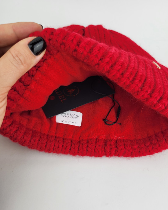 Шапка ADEL A6335/1FL/red Шапка ADEL A6335/1FL/red