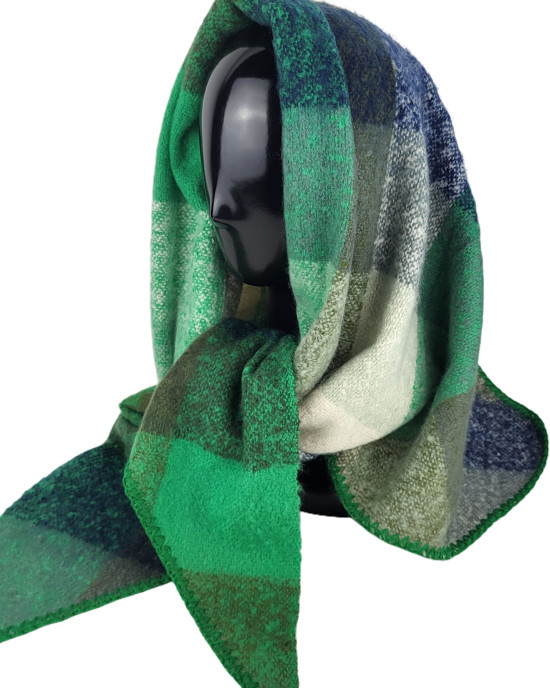 Косынка из мохера в технике кроше 20331/green Косынка из мохера в технике кроше 20331/green